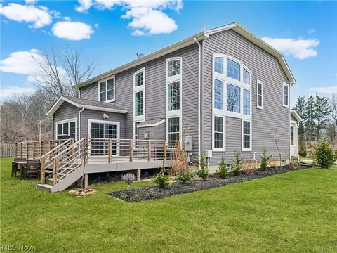 Exterior - 2496 Dodd Rd, Willoughby Hills, OH 44094 photo 7 of 9