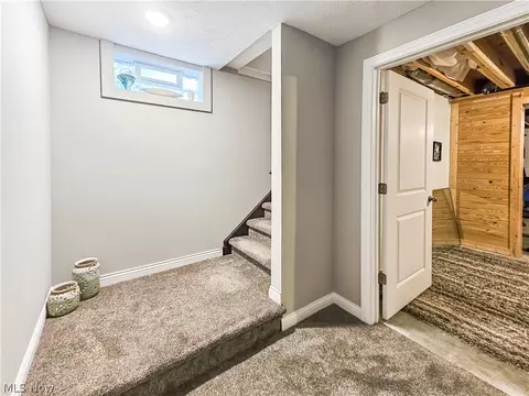 Bedroom - 2496 Dodd Rd, Willoughby Hills, OH 44094 photo 3 of 3
