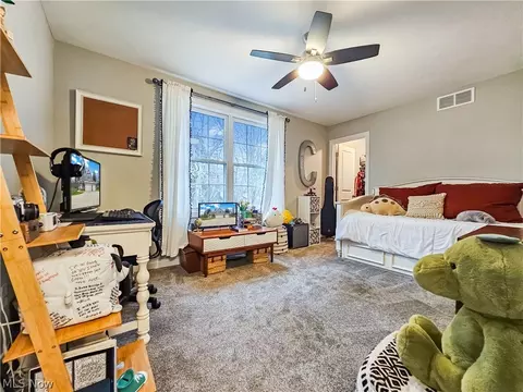Bedroom - 2496 Dodd Rd, Willoughby Hills, OH 44094 photo 2 of 3