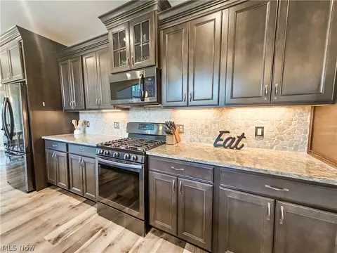 Kitchen - 2496 Dodd Rd, Willoughby Hills, OH 44094 photo 3 of 5