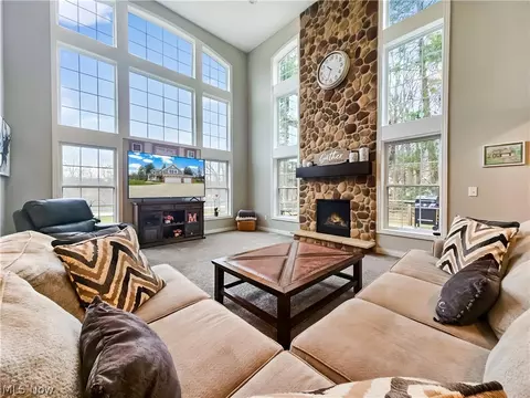 Living - 2496 Dodd Rd, Willoughby Hills, OH 44094 photo 2 of 6