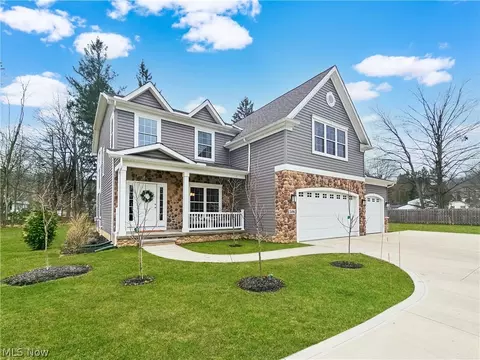 Exterior - 2496 Dodd Rd, Willoughby Hills, OH 44094 photo 3 of 9