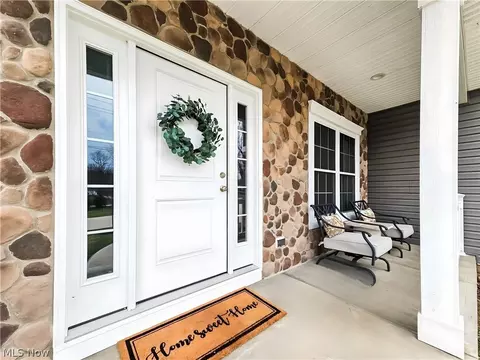 Exterior - 2496 Dodd Rd, Willoughby Hills, OH 44094 photo 6 of 9