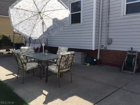 8006 Essen Ave, Parma, OH 44129 photo 3