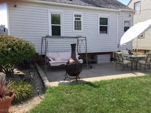 8006 Essen Ave, Parma, OH 44129 photo 5