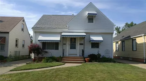 8006 Essen Ave, Parma, OH 44129