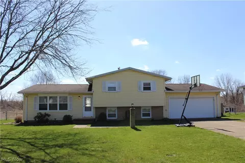 3639 Briardale Dr NW, Massillon, OH 44646