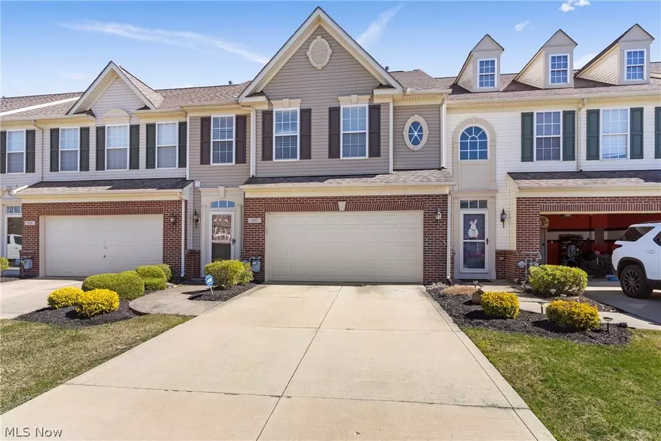 987 Tradewinds Cv, Painesville, OH 44077 35 Photos Movoto