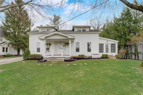 1351-1355 Chagrin River Rd, Gates Mills, OH 44040