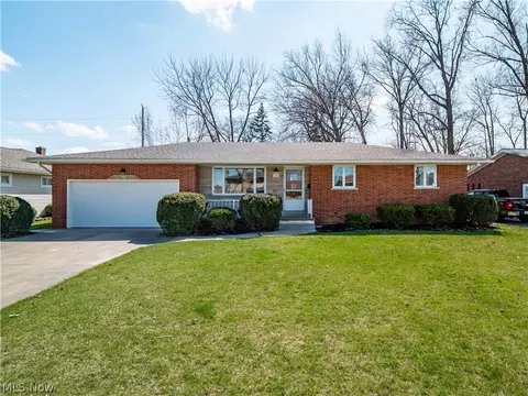1607 W 41st St, Lorain, OH 44053
