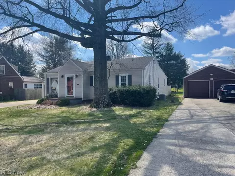 357 Ewing Rd, Youngstown, OH 44512