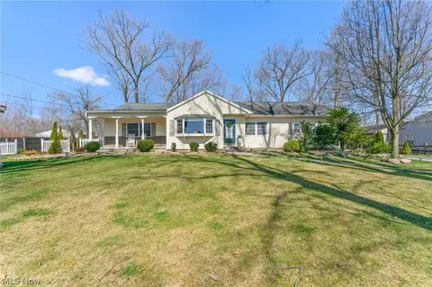 1124 Academy Dr, Liberty, OH 44505