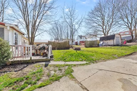 Exterior - 467 Sharp Ave, Salem, OH 44460 photo 4 of 11
