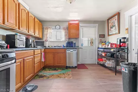Kitchen - 467 Sharp Ave, Salem, OH 44460 photo 2 of 2