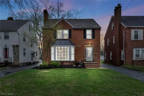3930 Lansdale Rd, University Heights, OH 44118