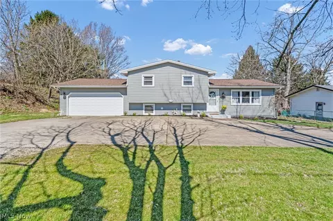 5623 Navarre Rd SW, Canton, OH 44706