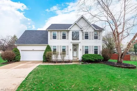 355 Farmington Cir, Medina, OH 44256