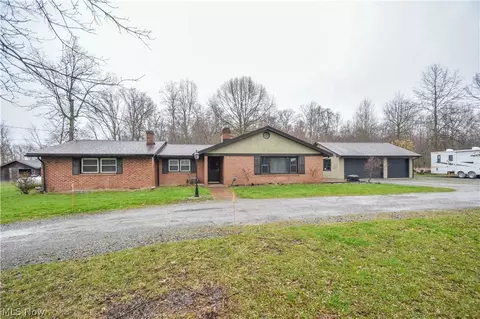 9506 Kirk Rd, North Jackson, OH 44451