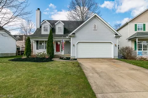 115 Cedar Gln, Chardon, OH 44024