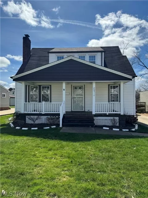 20510 Raymond St, Maple Heights, OH 44137