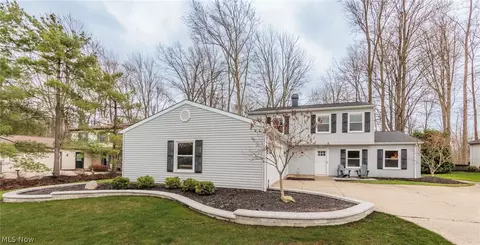 27837 Sherwood Dr, Westlake, OH 44145