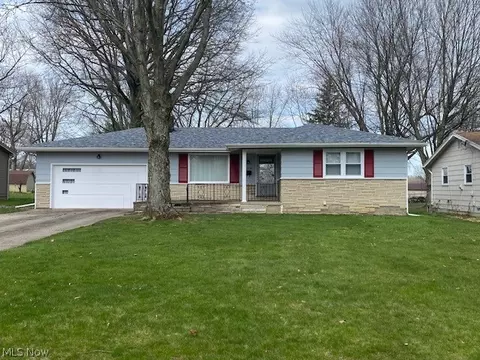 4318 Maureen Dr, Youngstown, OH 44511