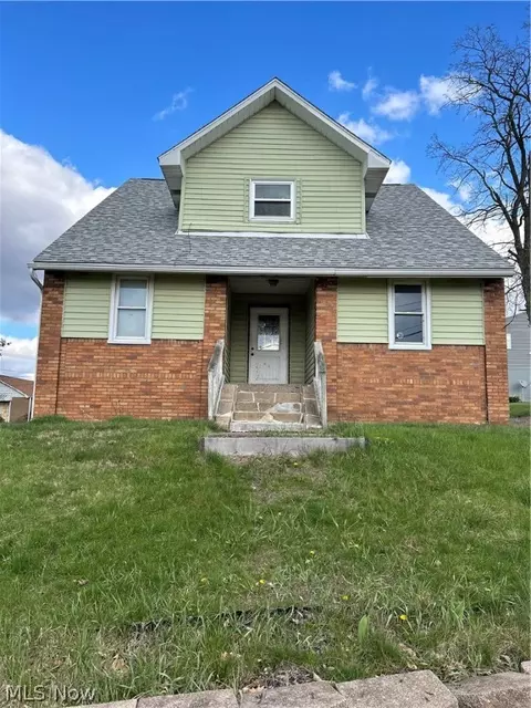 141 S 12th St, Weirton, WV 26062