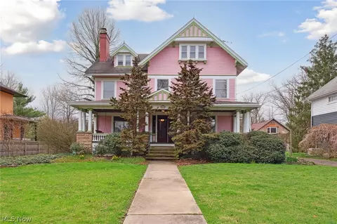 271 W College St, Oberlin, OH 44074