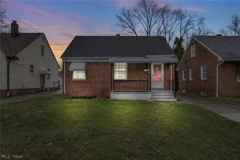 4377 Glenview Rd, Cleveland, OH 44128