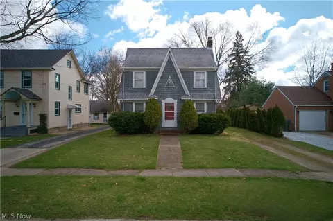 245 Oakgrove St, Ravenna, OH 44266