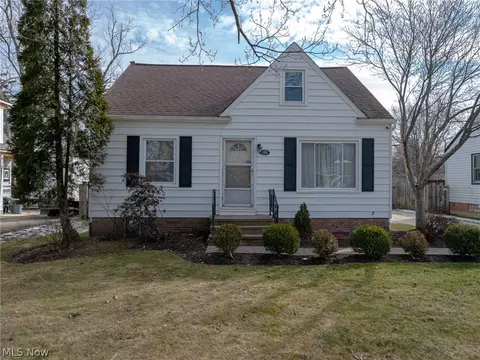 1321 Iroquois Ave, Mayfield Heights, OH 44124