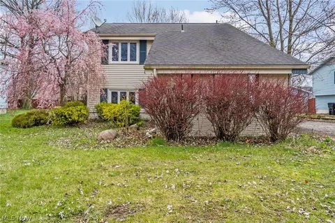 1732 Abbe Rd S, Elyria, OH 44035