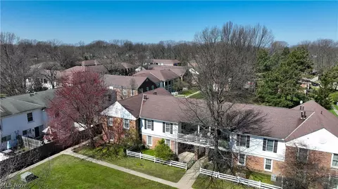 24 Washington Sq #9, Euclid, OH 44143