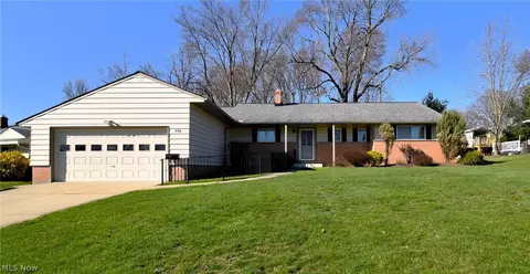 774 Radford Dr, Highland Heights, OH 44143