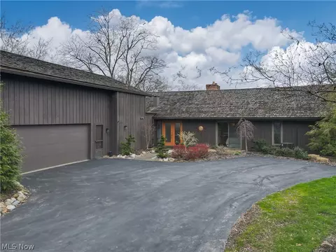 450-68 Meadowview Dr #13-E, Aurora, OH 44202