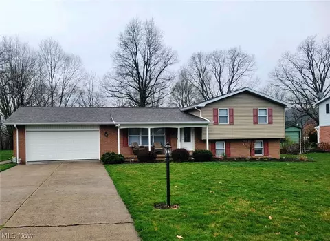 9722 Hess Mill Rd, Bolivar, OH 44612