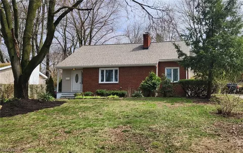 379 Mineola Ave, Akron, OH 44320