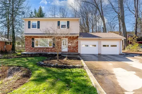 915 Emerson Ave NW, North Canton, OH 44720