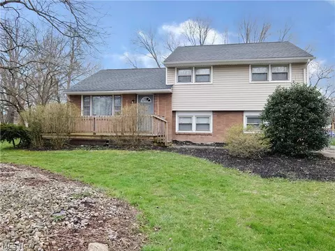1186 N Road Rd SE, Warren, OH 44484