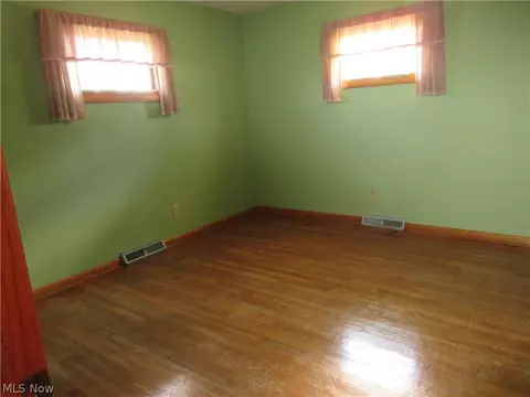 320 Cleveland Ave, Andover, OH 44003 photo 5