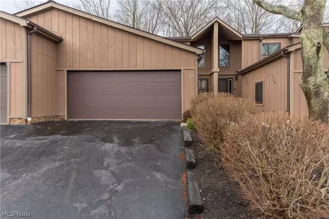 626 Cherry Park Oval, Aurora, OH 44202