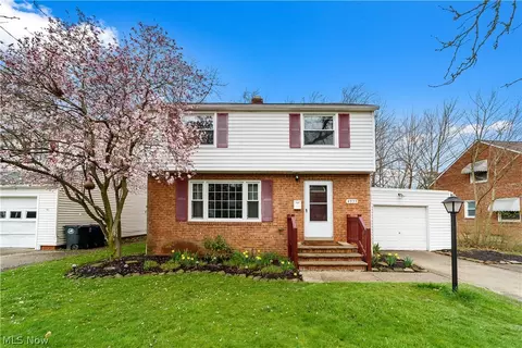 4955 Farnhurst Rd, Lyndhurst, OH 44124
