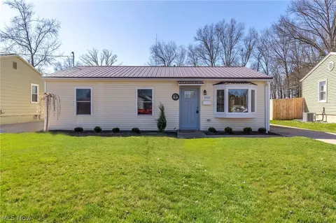458 Circle Dr, Newton Falls, OH 44444