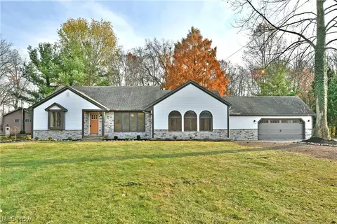 4083 Arrel Rd, Youngstown, OH 44514