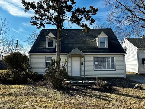 4236 Larkspur Ln, Cleveland, OH 44128