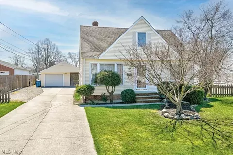 35624 Kilarney Rd, Willoughby, OH 44094