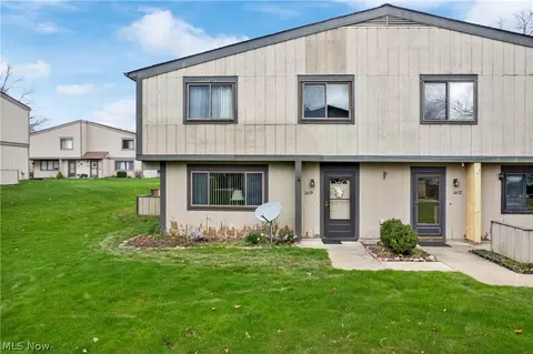 11670 Harbour Light Dr, North Royalton, OH 44133