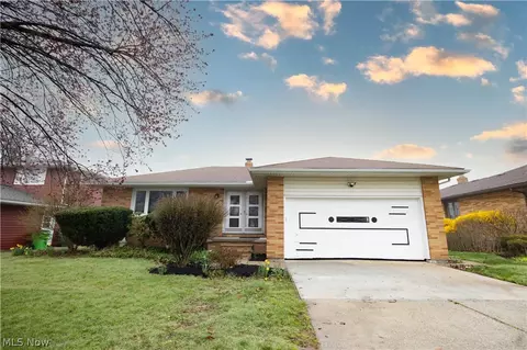6303 Ridgebury Blvd, Mayfield Heights, OH 44124
