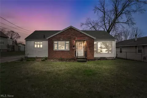 868 Triplett Blvd, Akron, OH 44306