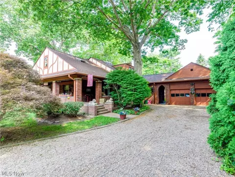 2930 Kent Rd, Silver Lake, OH 44224